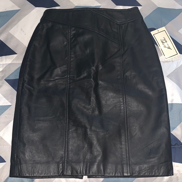 Out of bounds leather pencil skirt sz 5/6 run small - Picture 1 of 5